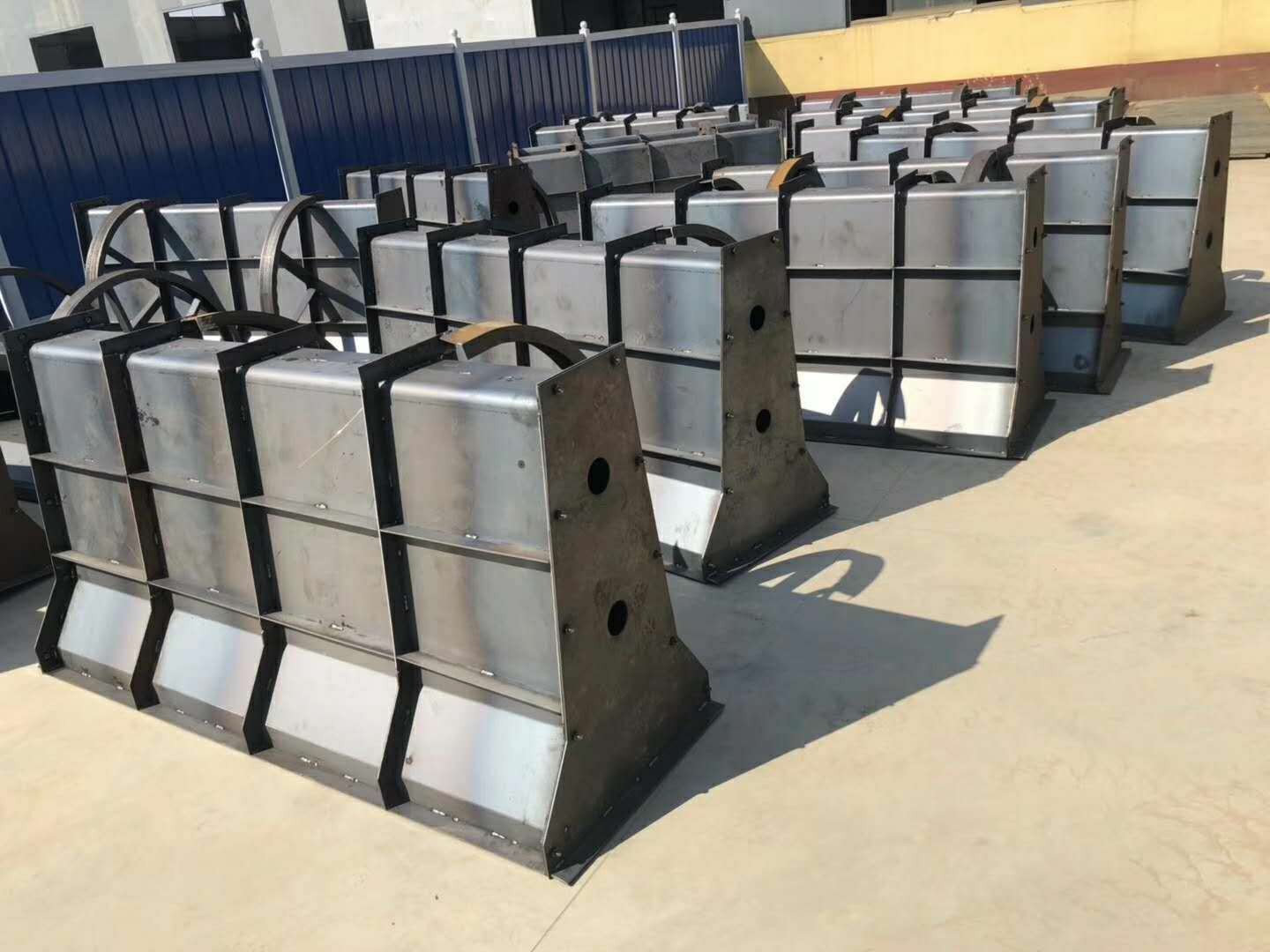 隔離墩模具 隔離墩模具